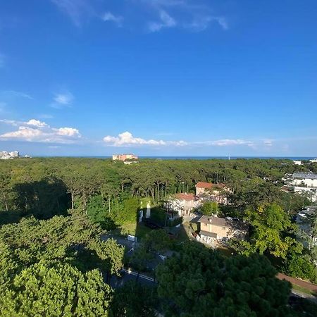Appartamento Con Vista Panoramica E Piscina Lignano Sabbiadoro Bagian luar foto