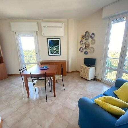 Appartamento Con Vista Panoramica E Piscina Lignano Sabbiadoro Bagian luar foto