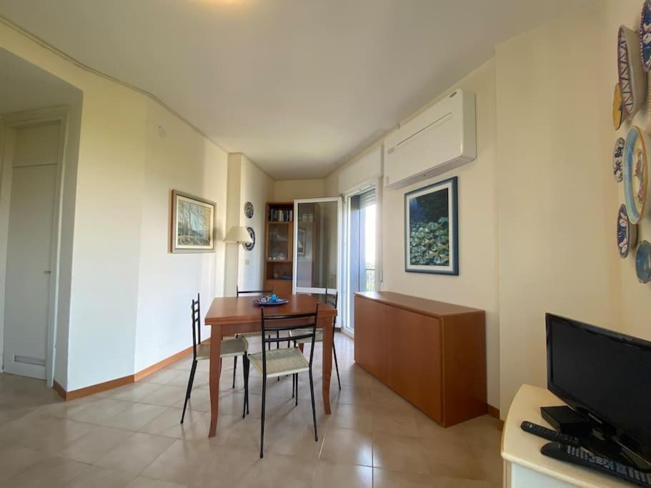 Appartamento Con Vista Panoramica E Piscina Lignano Sabbiadoro Bagian luar foto