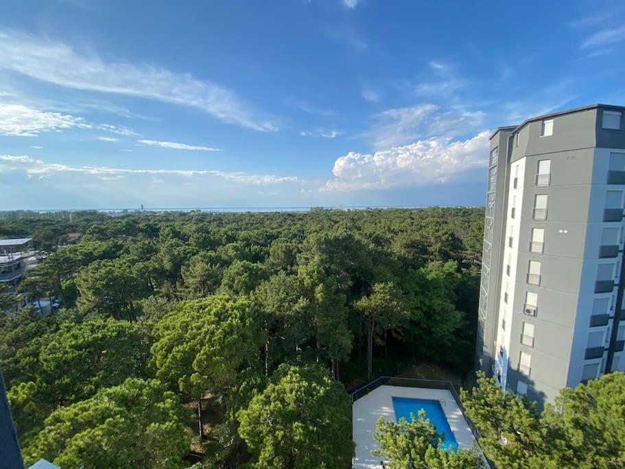 Appartamento Con Vista Panoramica E Piscina Lignano Sabbiadoro Bagian luar foto